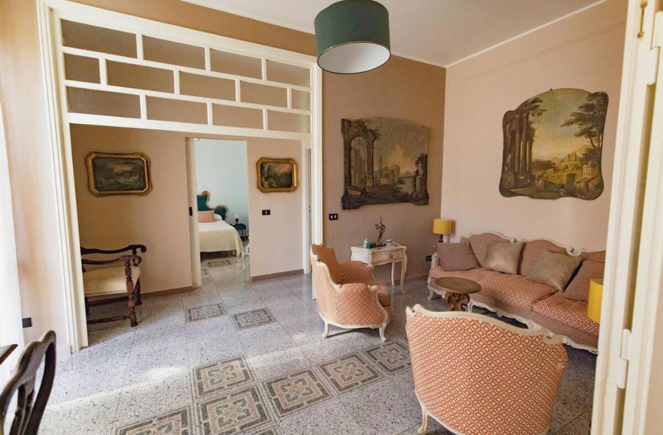 Luxury Suite Vitruvio 55 Formia Exterior photo